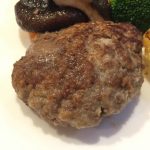 富士吉田市にふるさと納税 熟成肉ハンバーグ10個 いただきました